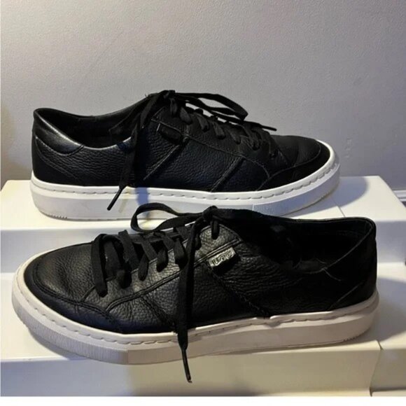UGG Alameda Black Leather Sneakers Size 10 - Picture 5 of 5